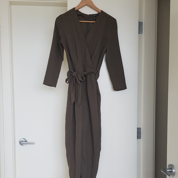 Dynamite green jumpsuit. Xsmall - Picture 2 of 2